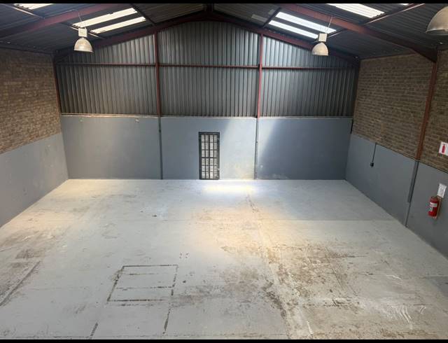 264M² WAREHOUSE TO LET IN ANDERBOLT